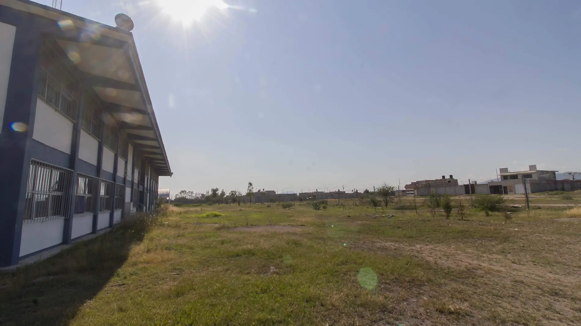 Buscan obtener escrituras de la preparatoria de la UAQ en Pedro Escobedo.  Foto Luis Luévanos  El Sol de San Juan del Río.